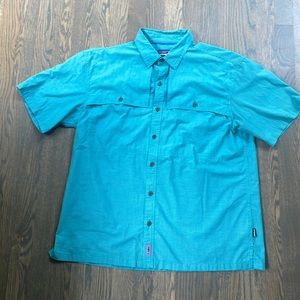 Patagonia Men’s Large lbutton down short sleeve shirt.